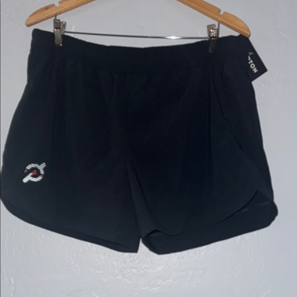 Peloton Black Athletic Shorts Lightweight Exercise Essential 129 - Picture 1 of 8